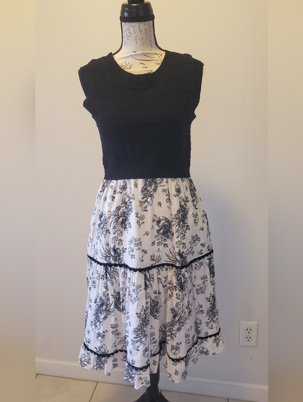 Bohme Black and White Floral Tiered Midi Dress